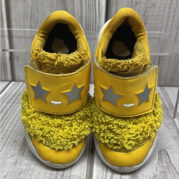 Nike Youth Size 9 Star Runner 2 Fast & Furry Yellow & White - Picture 4 of 6